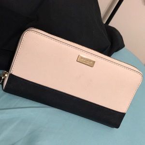 KATE SPADE WALLET - lightly used!
